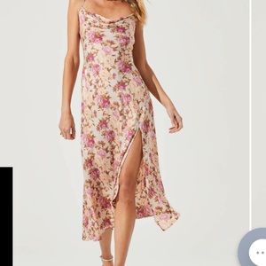 ASTR Gaia Floral Midi Dress